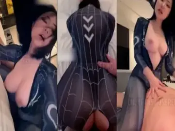 Cosplay Spider Woman Dientot Lembut Sampai Becek poster