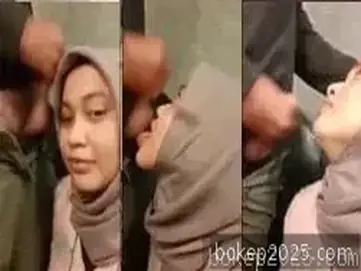 Jilbab Manis Nyepong Penuh Air Liur poster